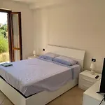 Incantevole 4 Posti Letto Con Piscina Idromassaggio 펜션