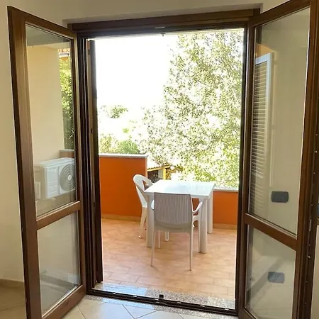 Incantevole 4 Posti Letto Con Piscina Idromassaggio Vakantiehuis Valledoria (Sardinia)