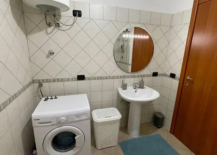 Incantevole 4 Posti Letto Con Piscina Idromassaggio 度假居 瓦雷多利亚